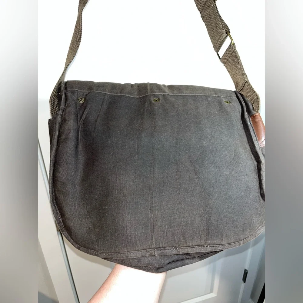 VTG DICE Summit Hansoft Laptop Messenger Crossybody Bag Adjustable Strap+ 2 Pins